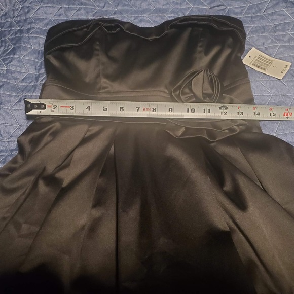 NEW Teeze Me Juniors Size 7 Black Satin Strapless Cocktail Dress Knee Length - Picture 11 of 12
